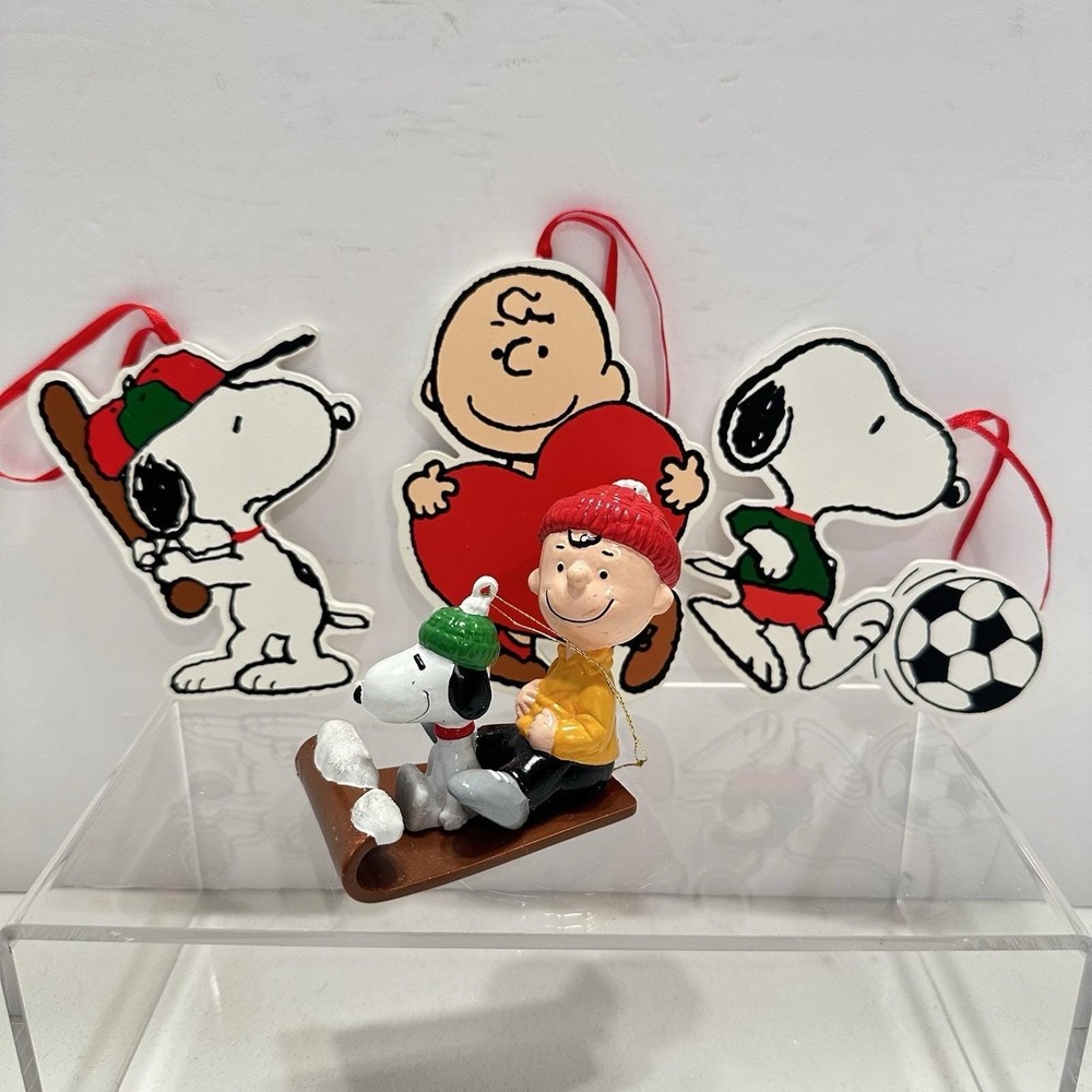 Peanuts‎ Snoopy Ornaments Linus and Snoopy on a Sleigh Christmas Soccer Baseball